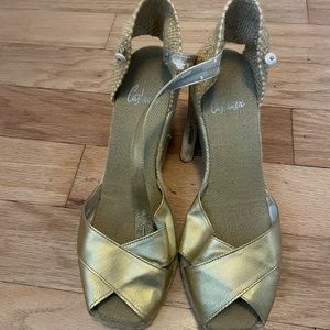 Castaner Gold Wedges